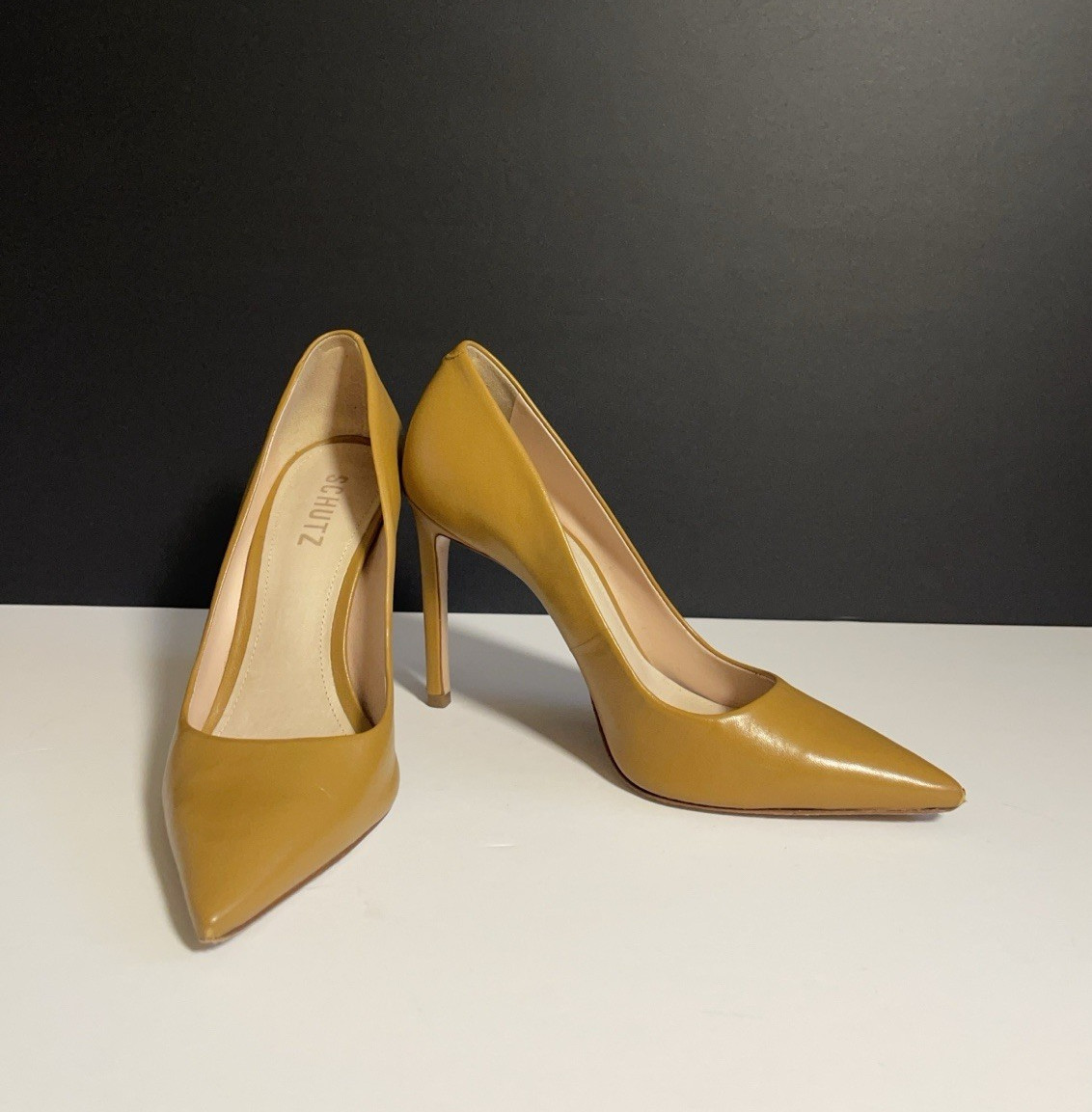 Schutz Lou 4″ High Stiletto pointy toe camel smooth leather size 6.5