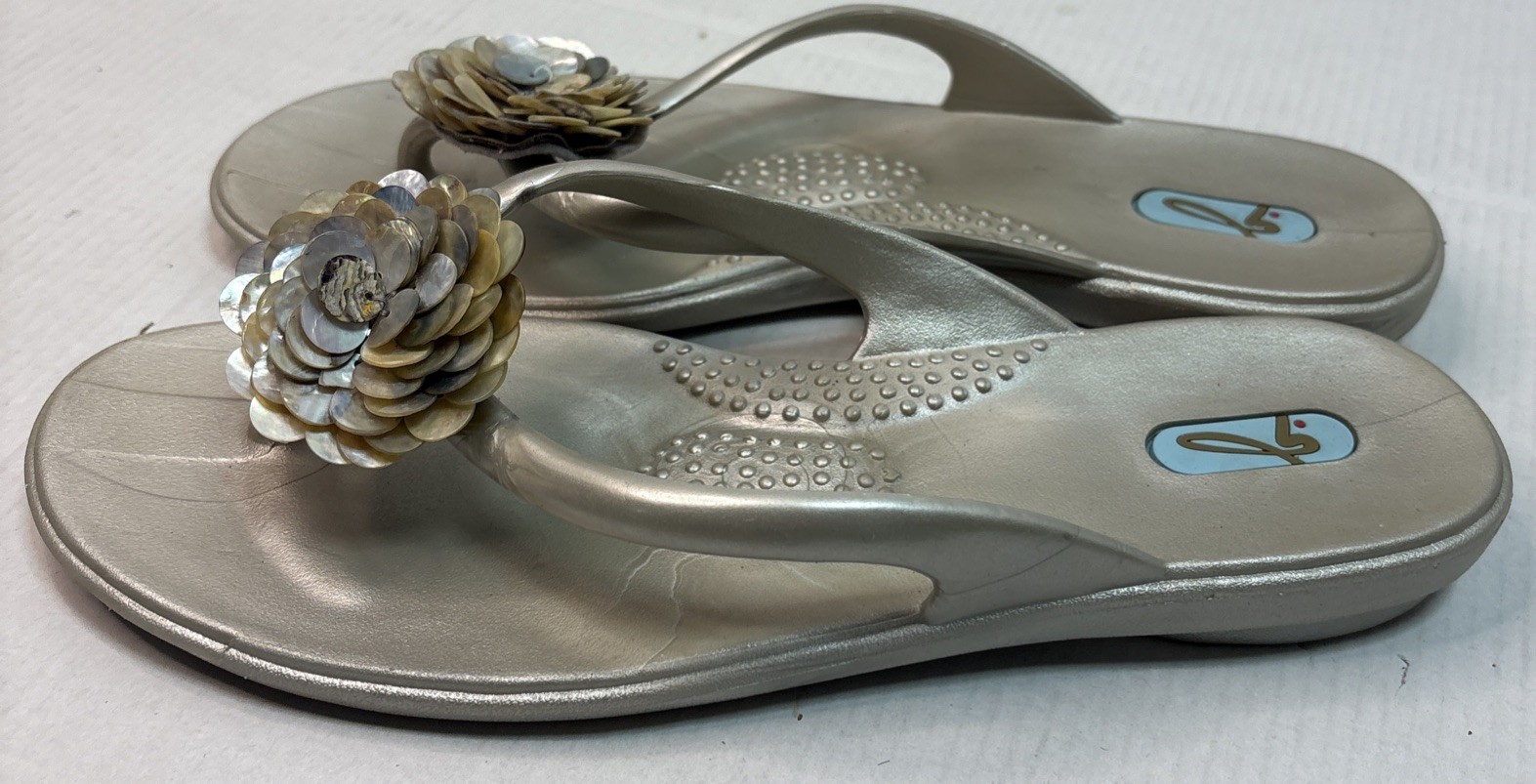 Oka B Flip Flop Sandals with Floral Embellishment Gray Womens Size Med Lg Rubber