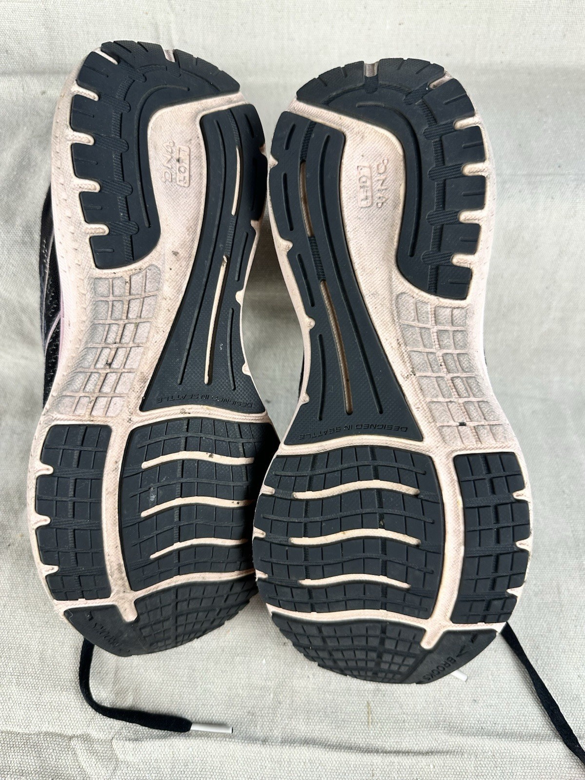 Brooks Glycerin GTS 19 Women’s Running Shoes Black/Pink, Size 8.5