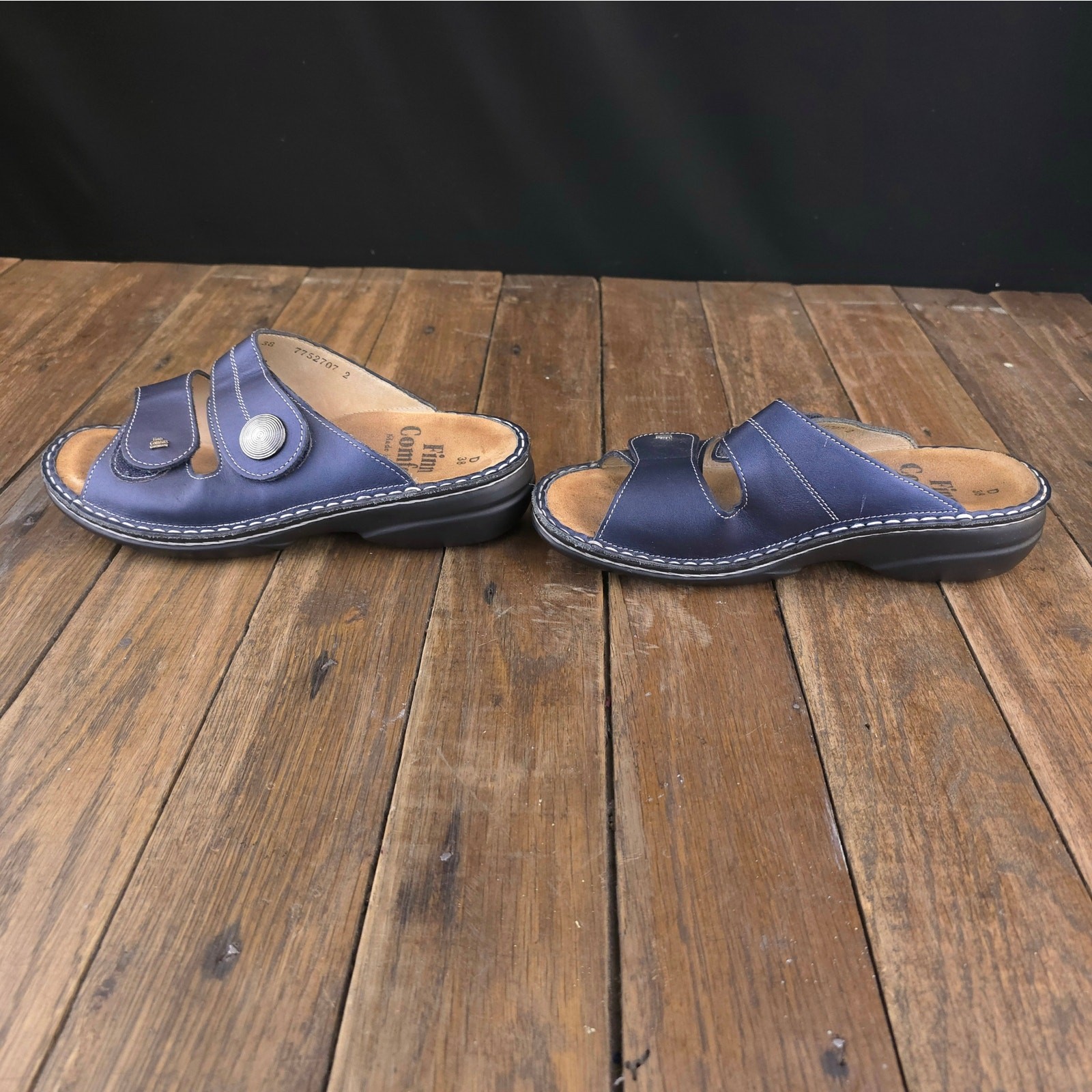 Finn Comfort Slide Sandals Women Size 7.5 Leather Metallic Blue Wedge Sansibar