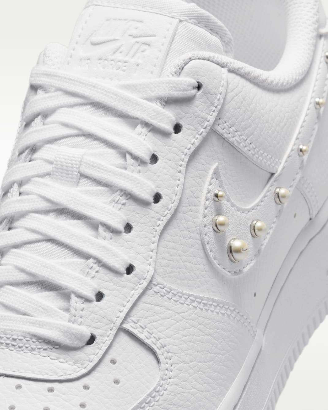 NIKE Women’s Air Force 1 ’07 IU7557-100 White Metallic Silver Pure Platinum
