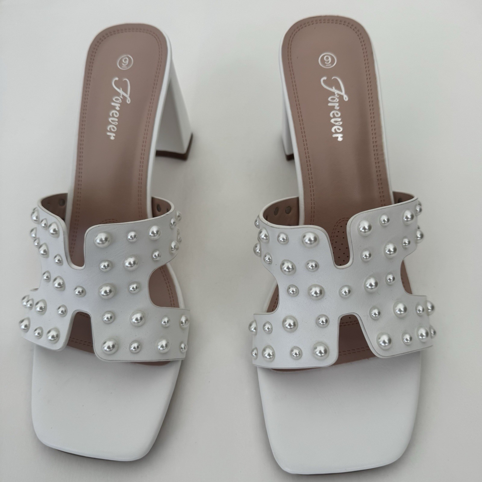 Forever Sandals Women’s 9 Pearl Studded White Slip On Slides Baby Showers New