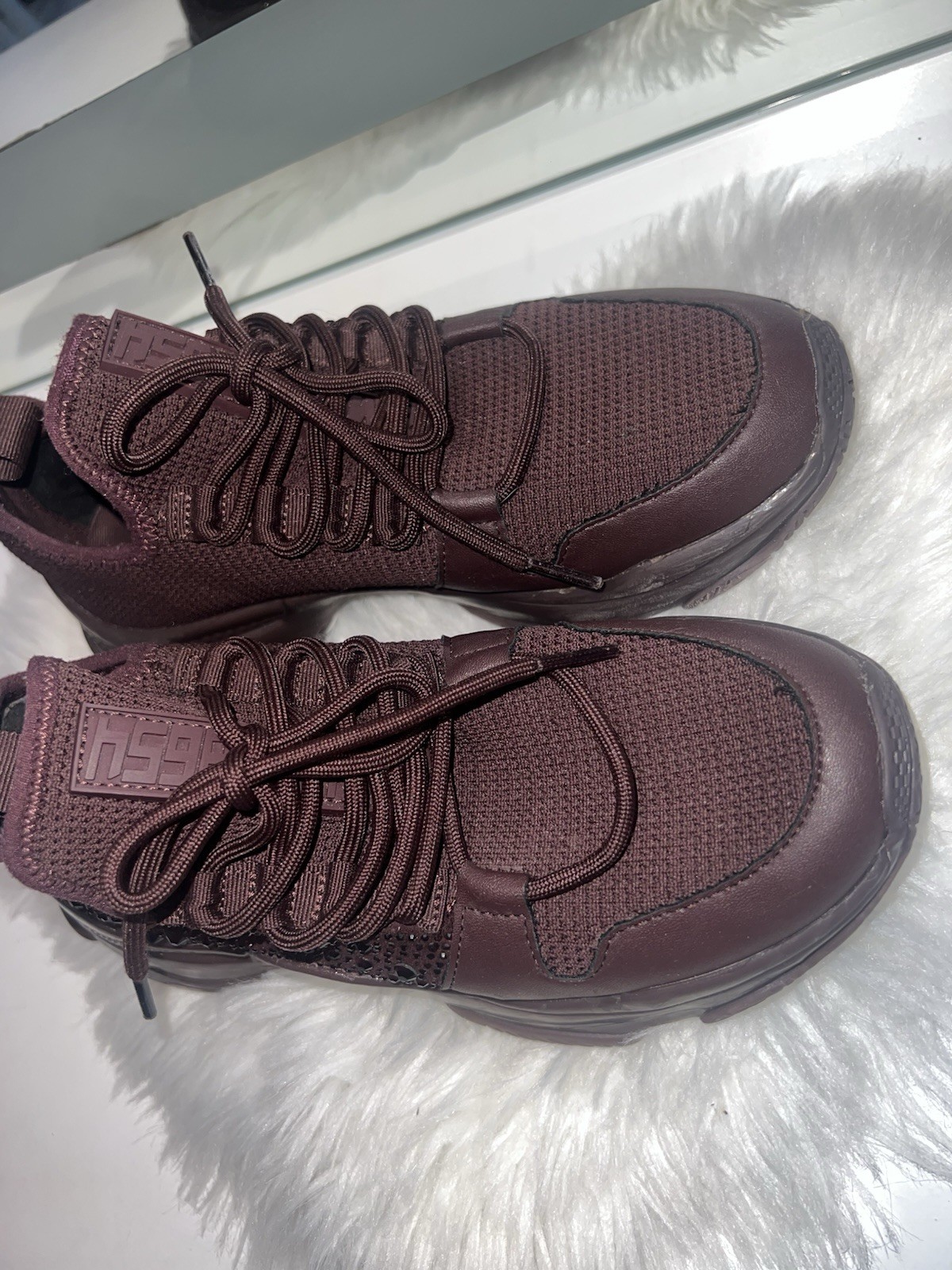 Steve Madden SM NY 90 Women’s Burgundy Knit Lace-Up Low Top Sneakers Rhinestone