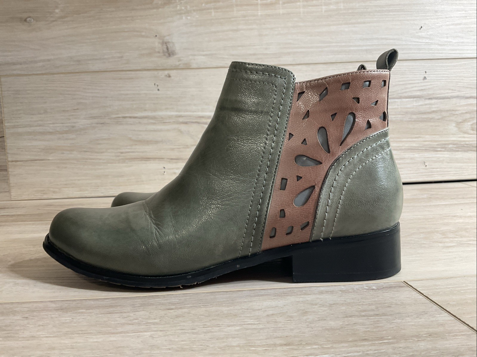 SPRING STEP ISABELLE Booties Ankle Boots Green Tan Womens Size 37 6.5-7