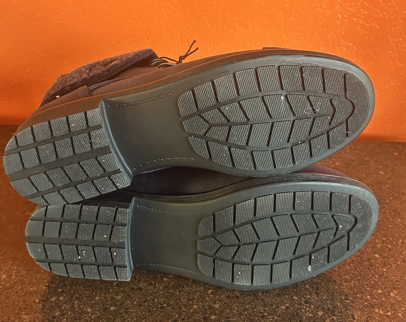 NWT Cliffs by White Mountain Navy Ankle Boot Lined Non-Slip Hiking Athletic SZ 9