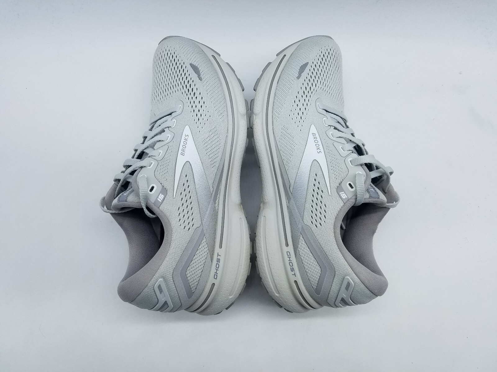 Brooks Ghost 15 Women’s Size 9 B (Medium) Running Shoes Gray *See description