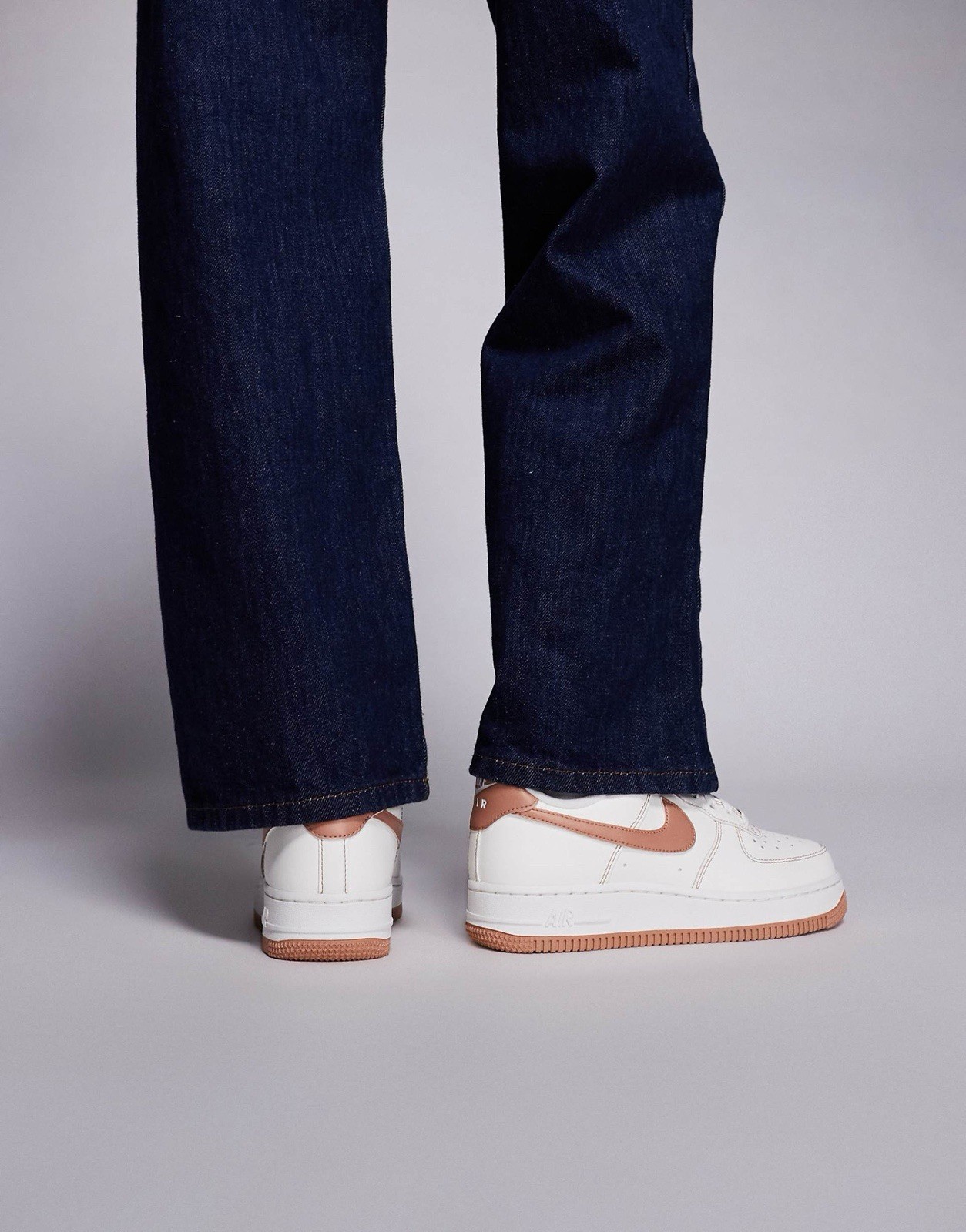 Nike Air Force 1 ’07 Sail/Rose Gold (IQ9428-133) Women’s Size 6-10