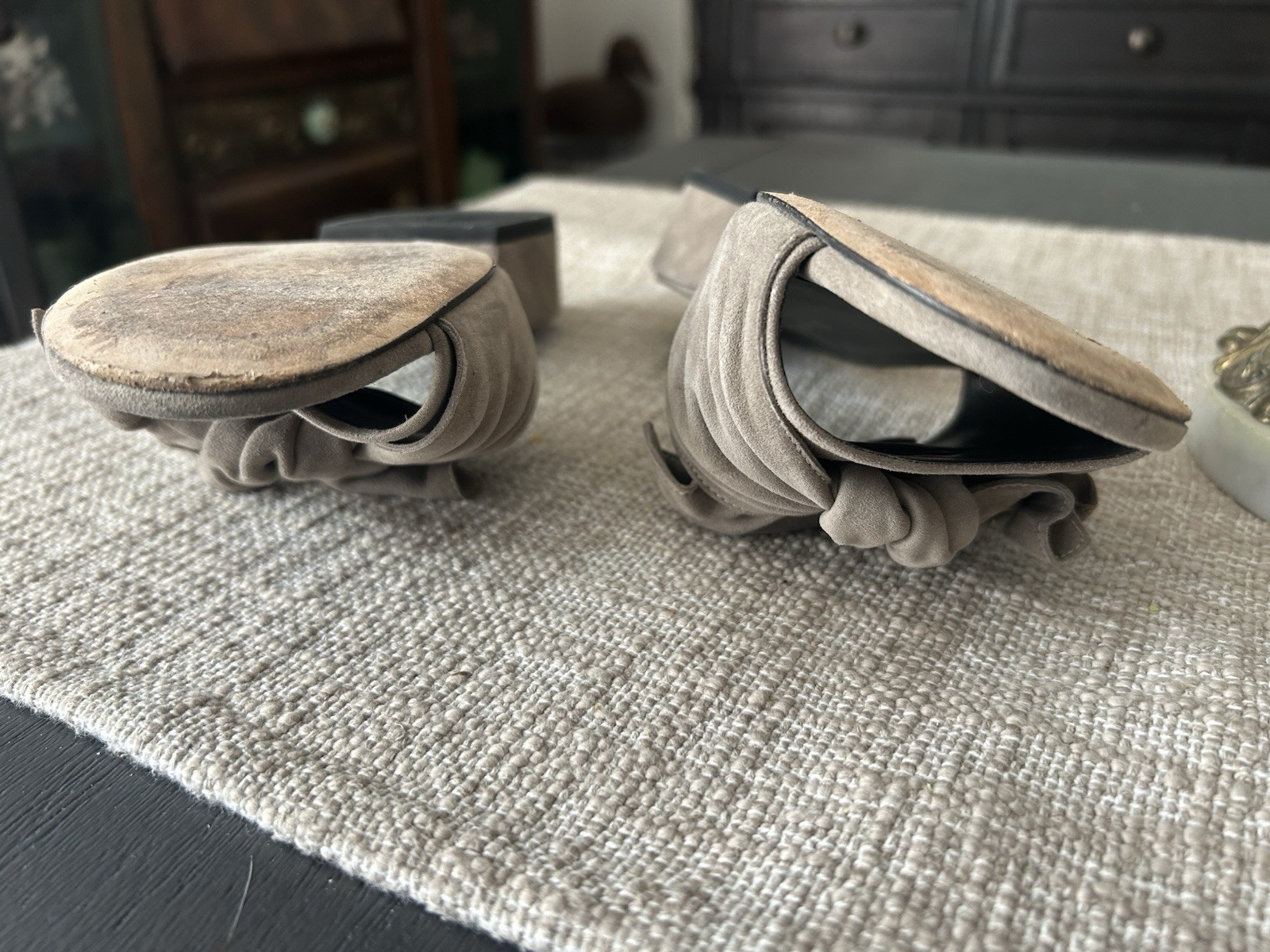 Stuart Weitzman Giftwrap Suede Bow Slides Fossil