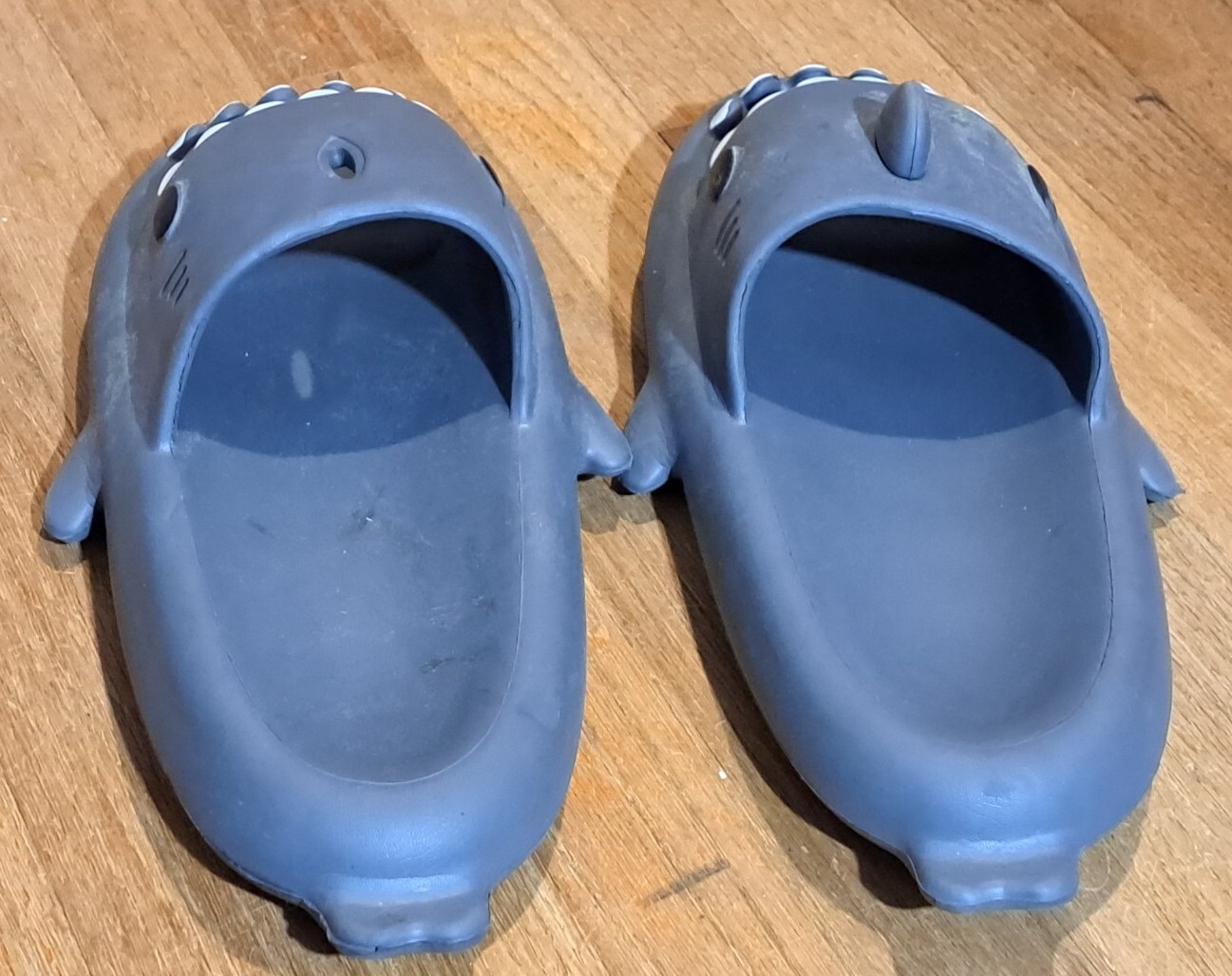 Shark Slides Sandals Slippers Summer 46-47 Flip Flops Mens Womens *Missing a Fin