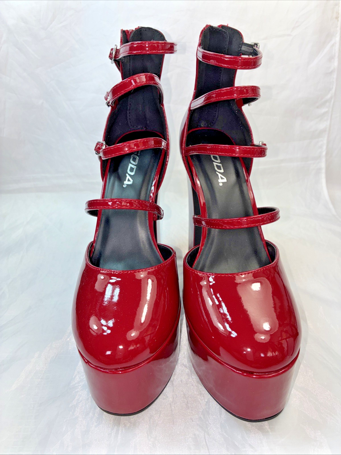 SODA-ASHBY 4 STRAP PLATFORM PUMP D-RED PATENT MARY JANES 6″ Hi-Chunky Block Heel