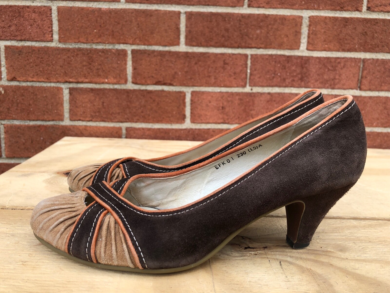 Staccato women Brown Leather suede Pumps low Heels US 6 (230)
