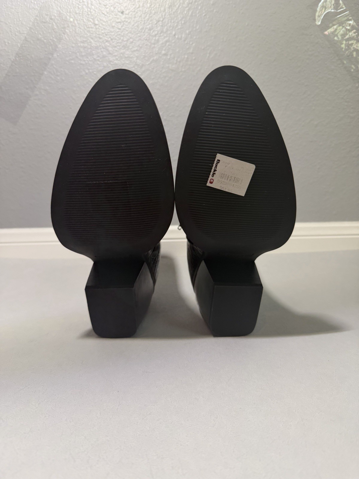 Madden Girl Women’s Black Faux Leather Ankle Booties Croc Embossed Sz 9 NEW