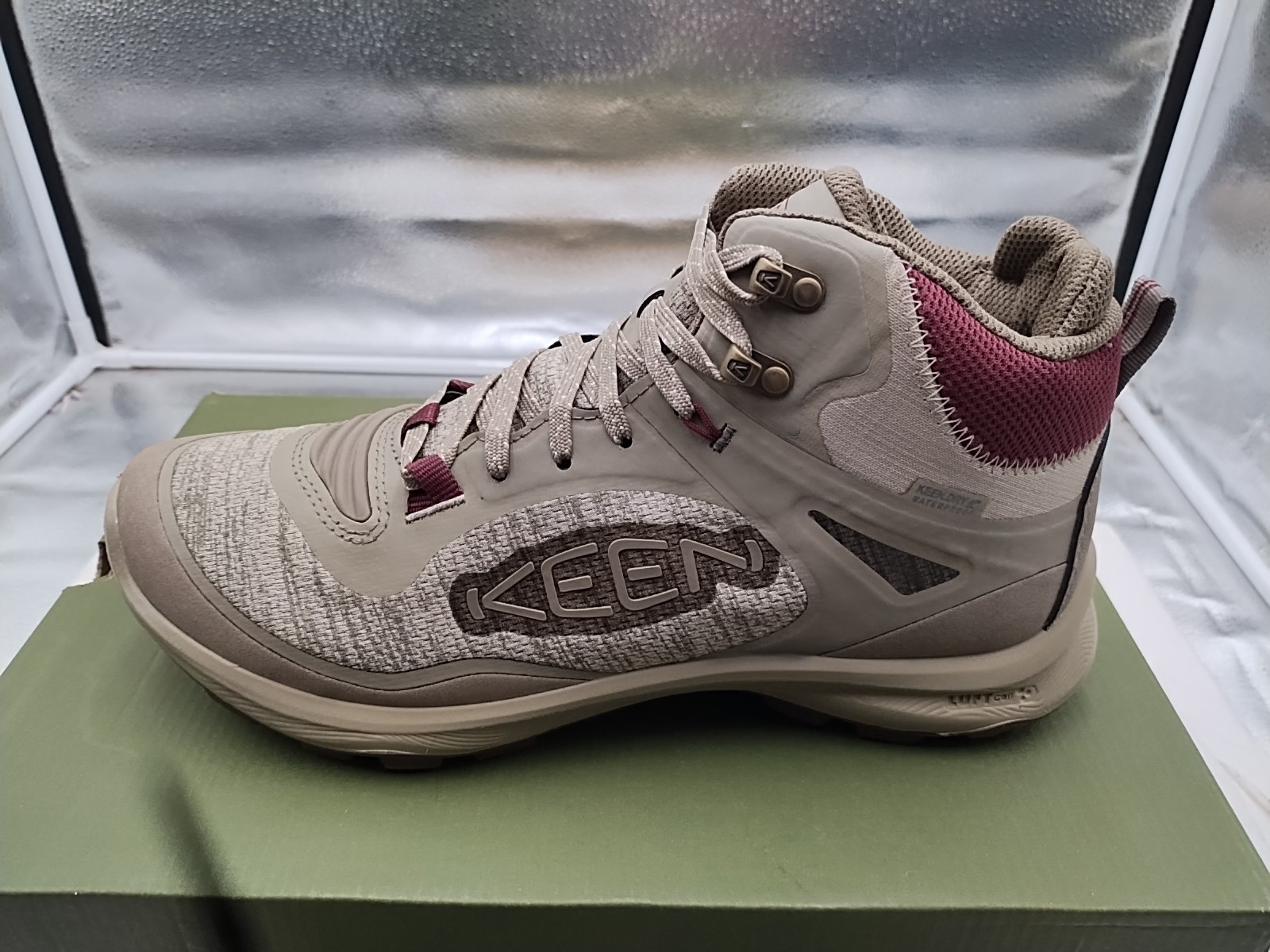KEEN Terradora Explorer Mid Waterproof Hiking Boots Womens Size US 9.5W (#N4-A2)