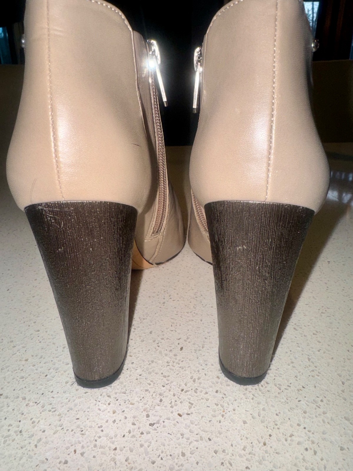 CIRCUS BY SAM EDELMAN BONE LEATHER WOMEN’S SIDE ZIP BOOTIES SIZE 7.5 B