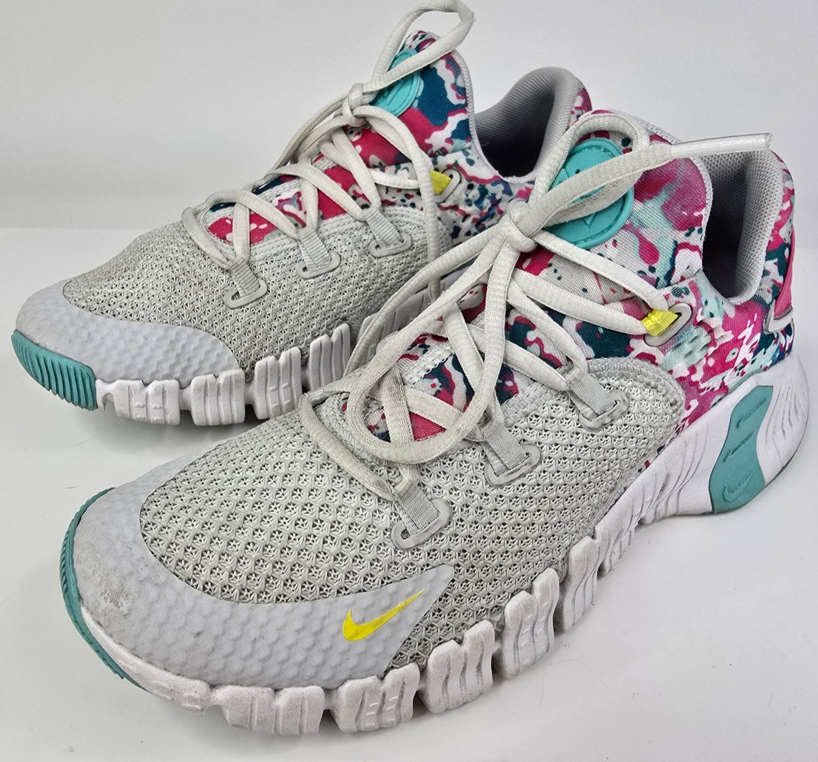 Nike Free Metcon 4 Womens Size 8 Crossfit Graffiti Graphics Shoes DQ0304-001