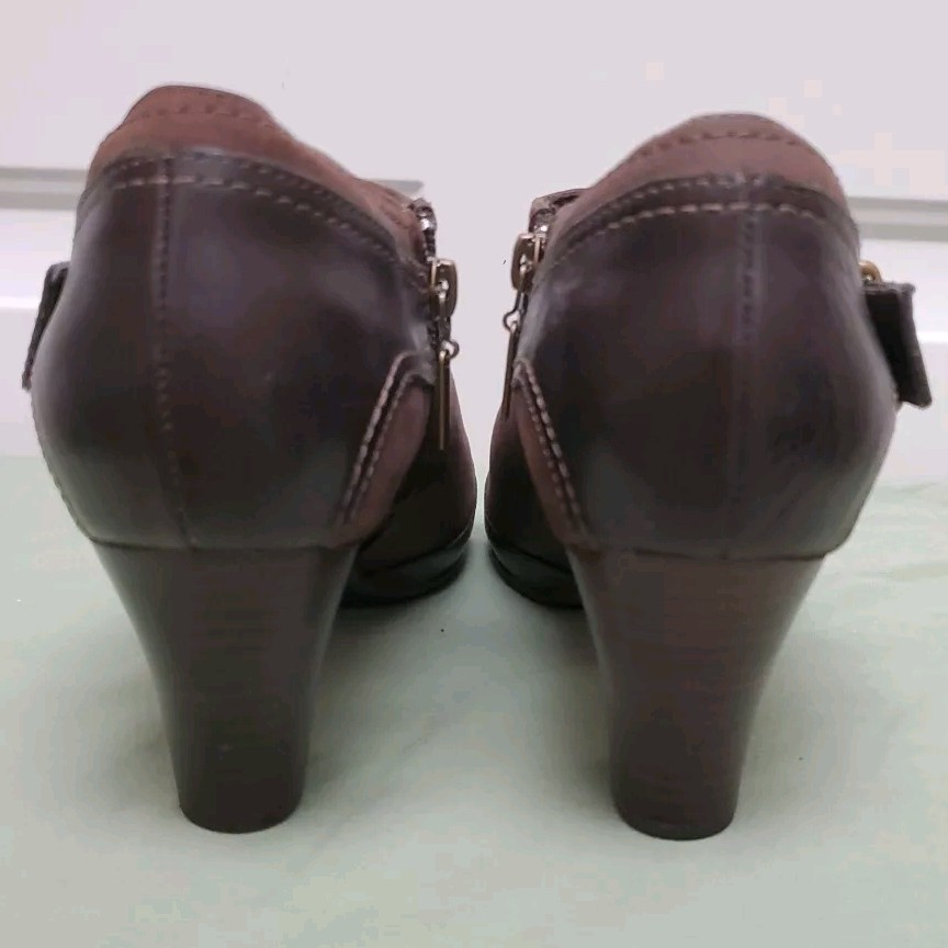 Clarks Artisan Brown Leather Ankle Bootie 8M Buckle Zip 2.75in Cuban Heel Office