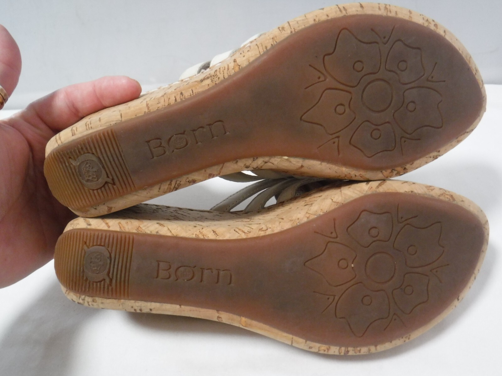 PF3 BORN MIKO Flutter W22259 Ivory Flower Cork Platform Chunky Thong Sandal 9