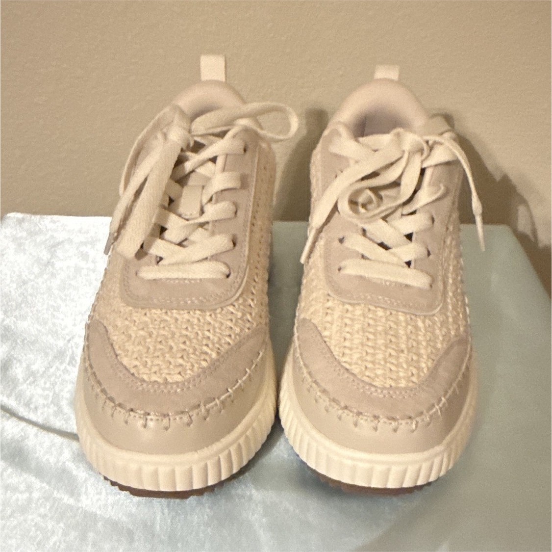 Dream Pairs Beige Canvas Low Top Lace-Up Athletic Sneakers Unisex Adults