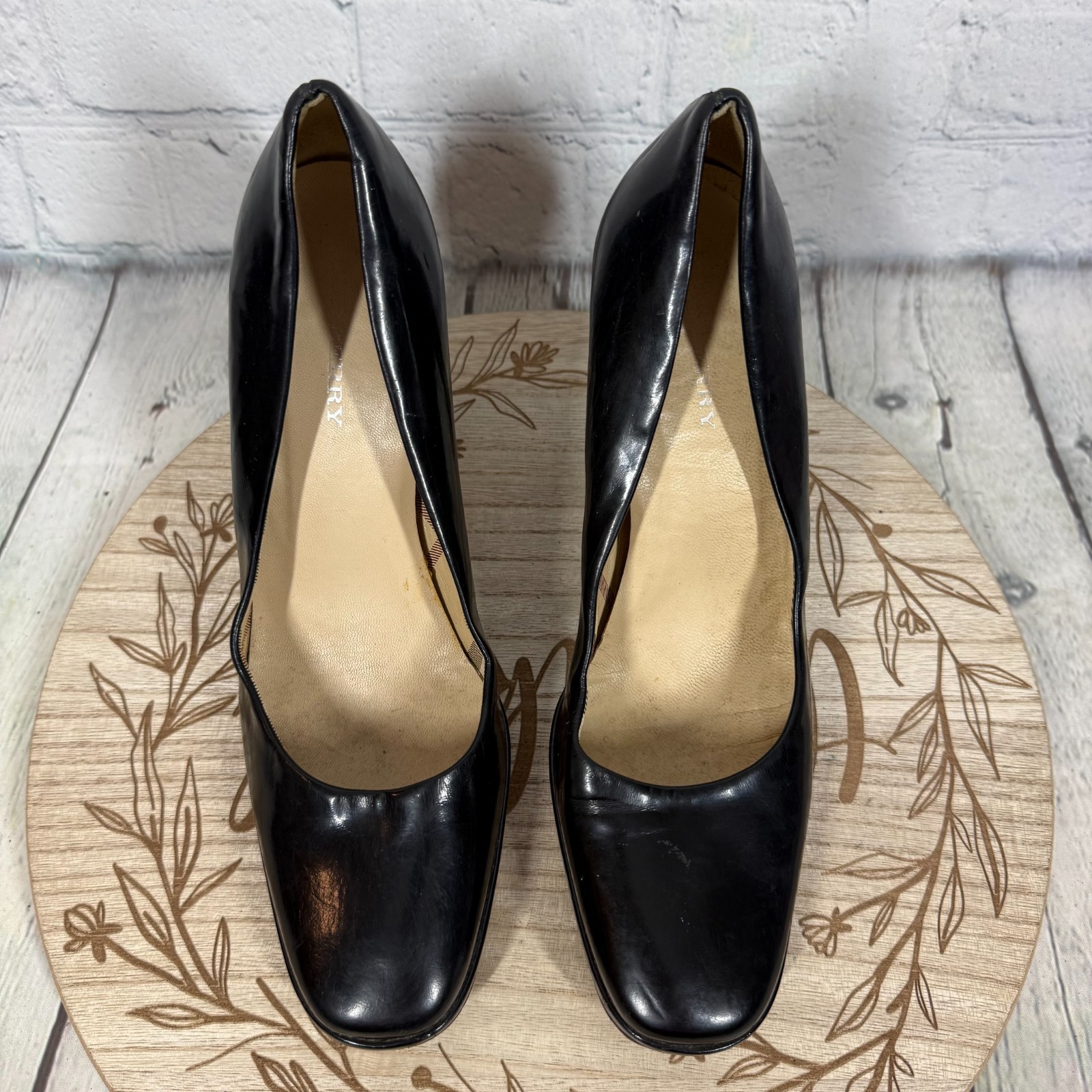 Burberry Black Patent Leather Pumps Heels Women’s US 7.5 Nova Check Lined Italy