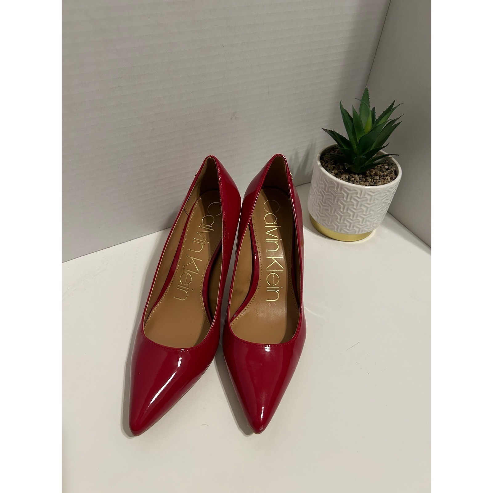 Calvin Klein Nilly Red Patent Pointed Toe Pumps Heels Size 9.5 34E9547