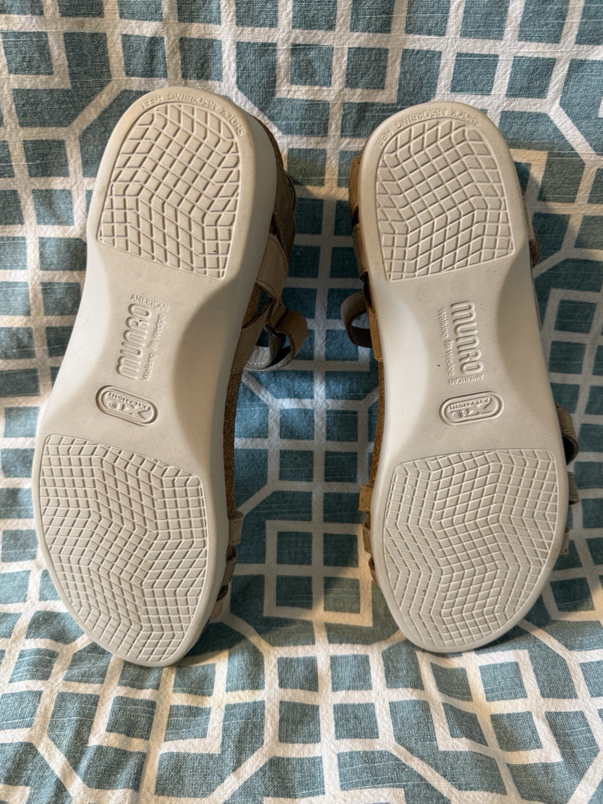 Munro Summer Size 9M Taupe Combo Sandals With Adjustable Ankle Strap