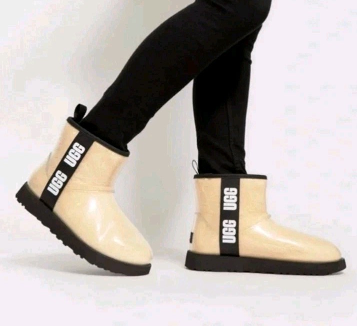 Womens UGG Classic Clear Mini Boots Waterproof Wool-Blend Cream White Sz 9 New