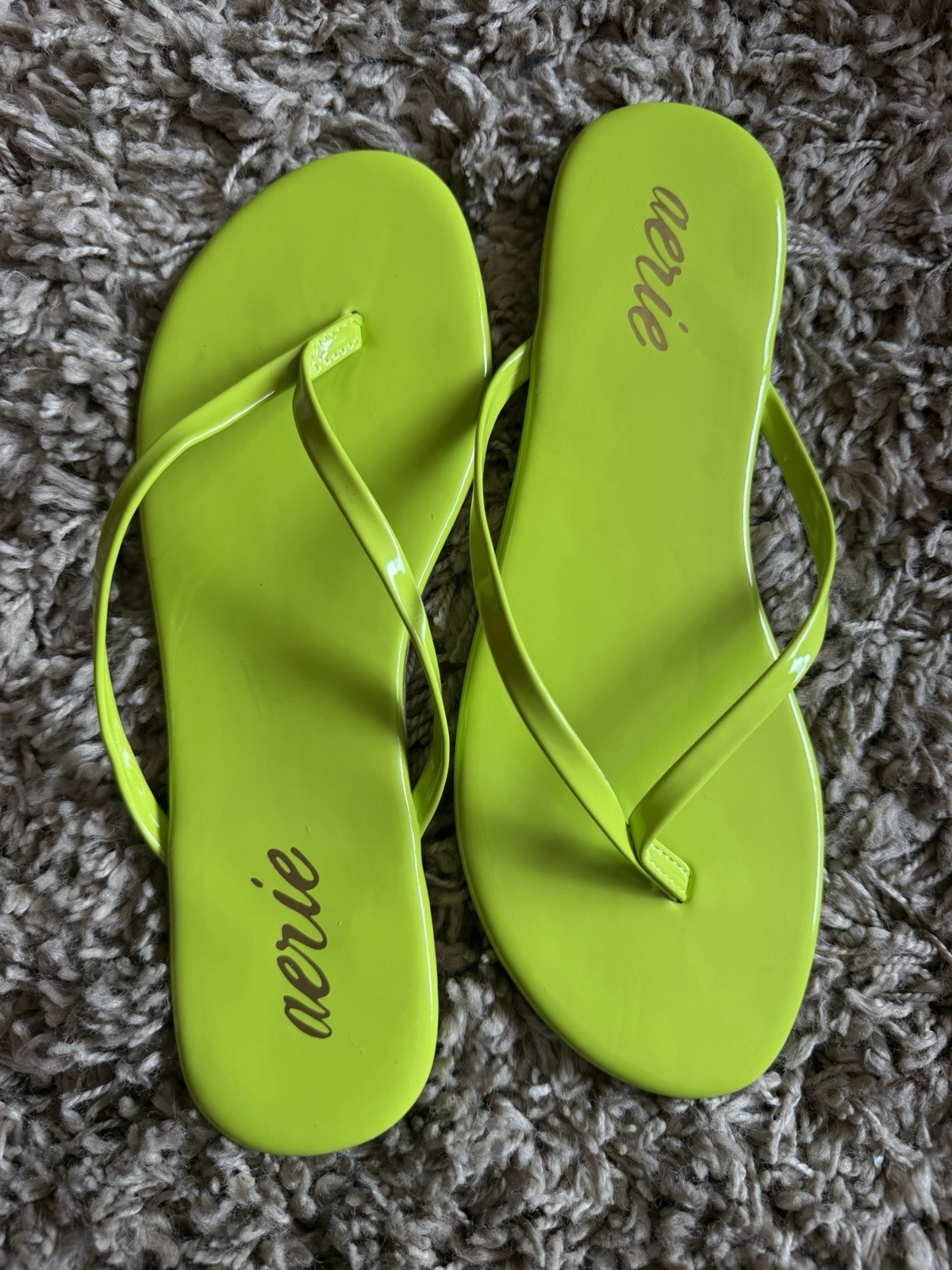 aerie Women’s Green Flip Flop Sandals Logo Lightweight Straps Slip On Casual