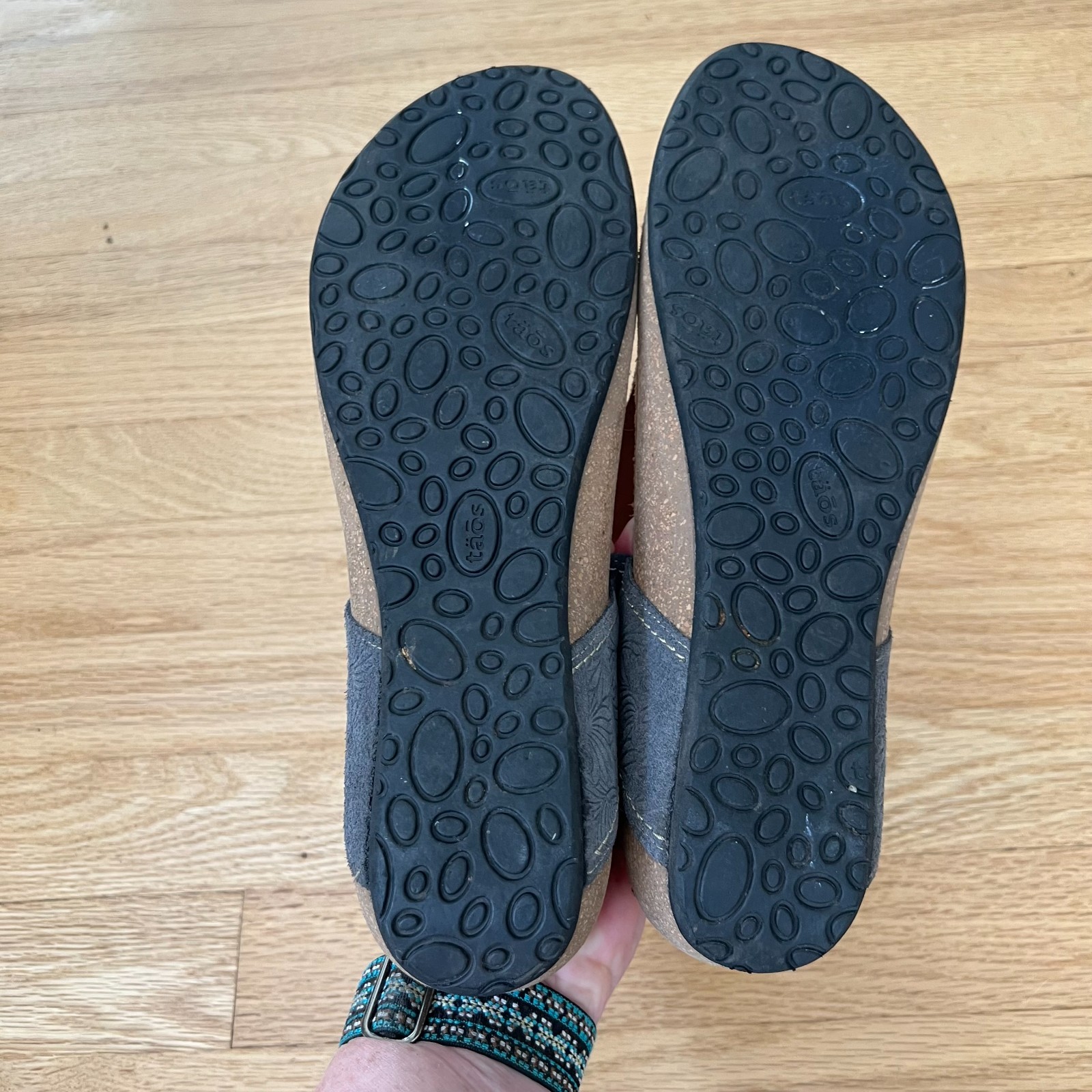 Taos Lucy Embossed Suede Leather Thong Sandals Blue Women Size EU 41 US 10-10.5
