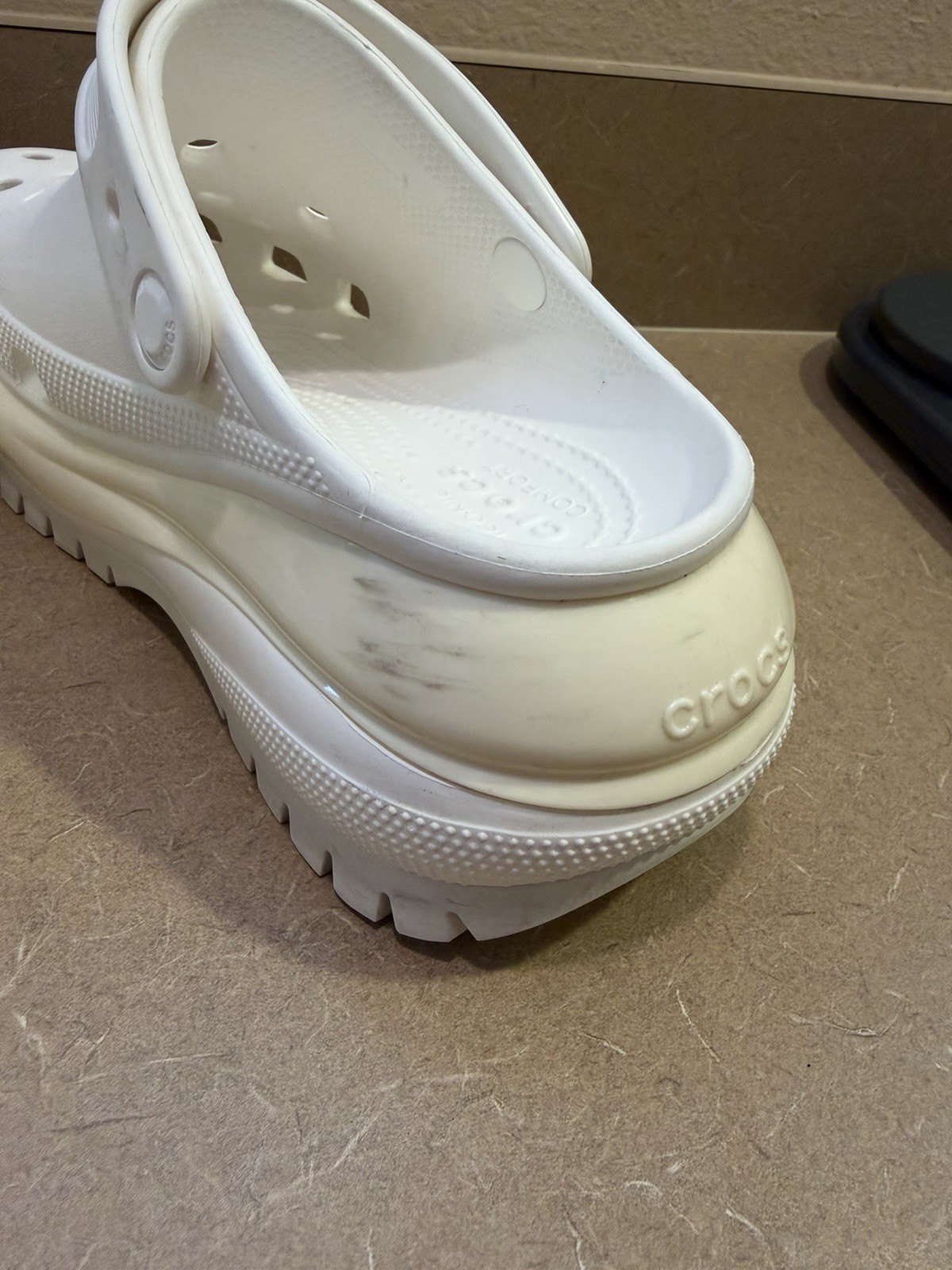 Crocs Mega Crush 207988 White Chunky Platform Clogs Sandals Womens 7 Mens 5