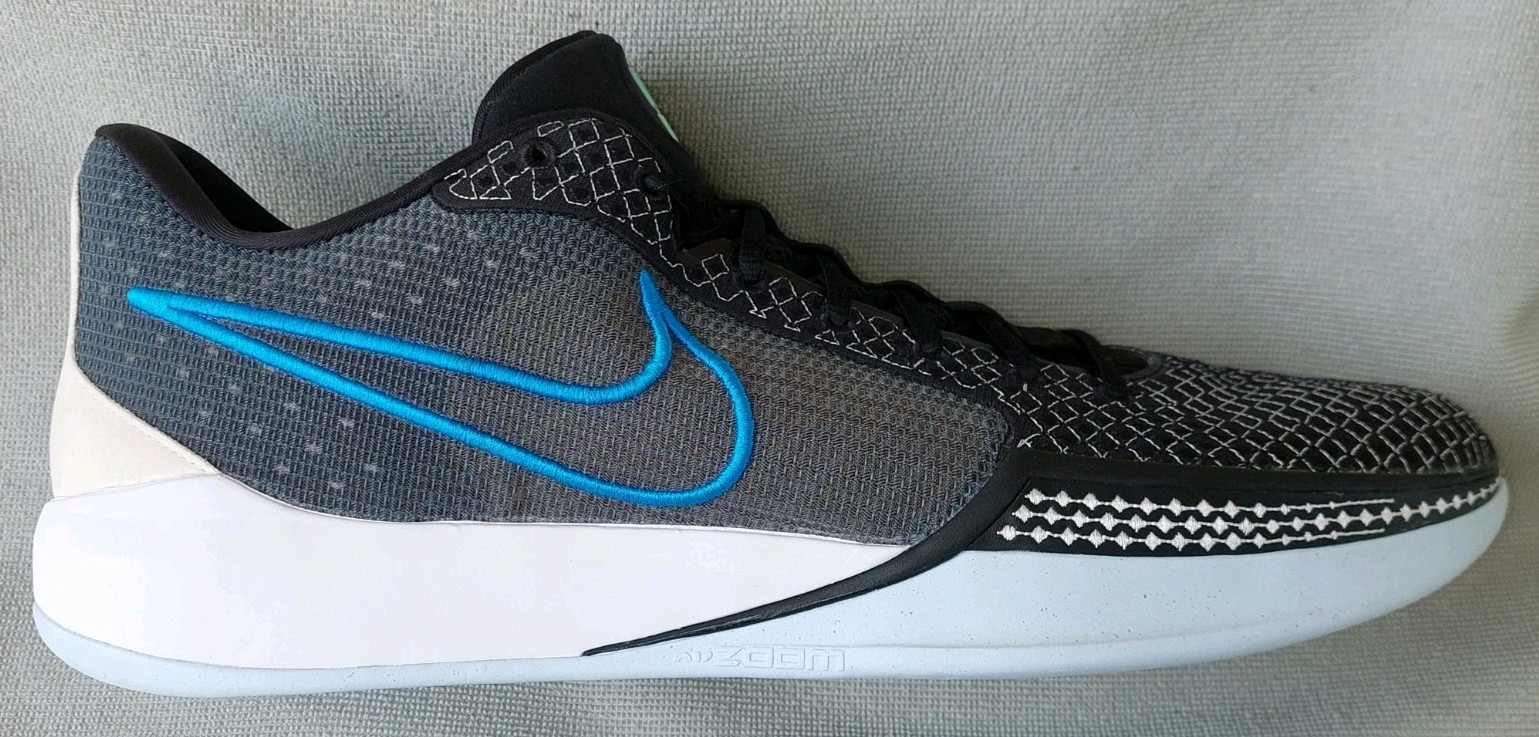 Nike Sabrina 1 Family Bonds Women’s Size 19.5 Basketball Shoe Black FQ3381-001