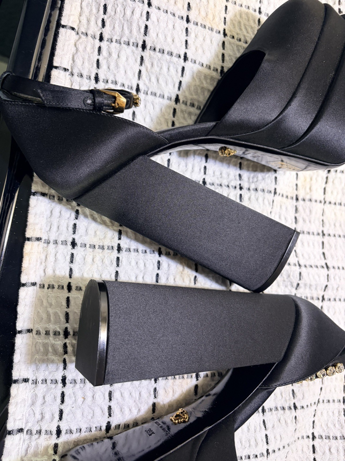 Versace Medusa Aevitas Black Patent Crystal Logo Platform Pumps 39.5 $1575