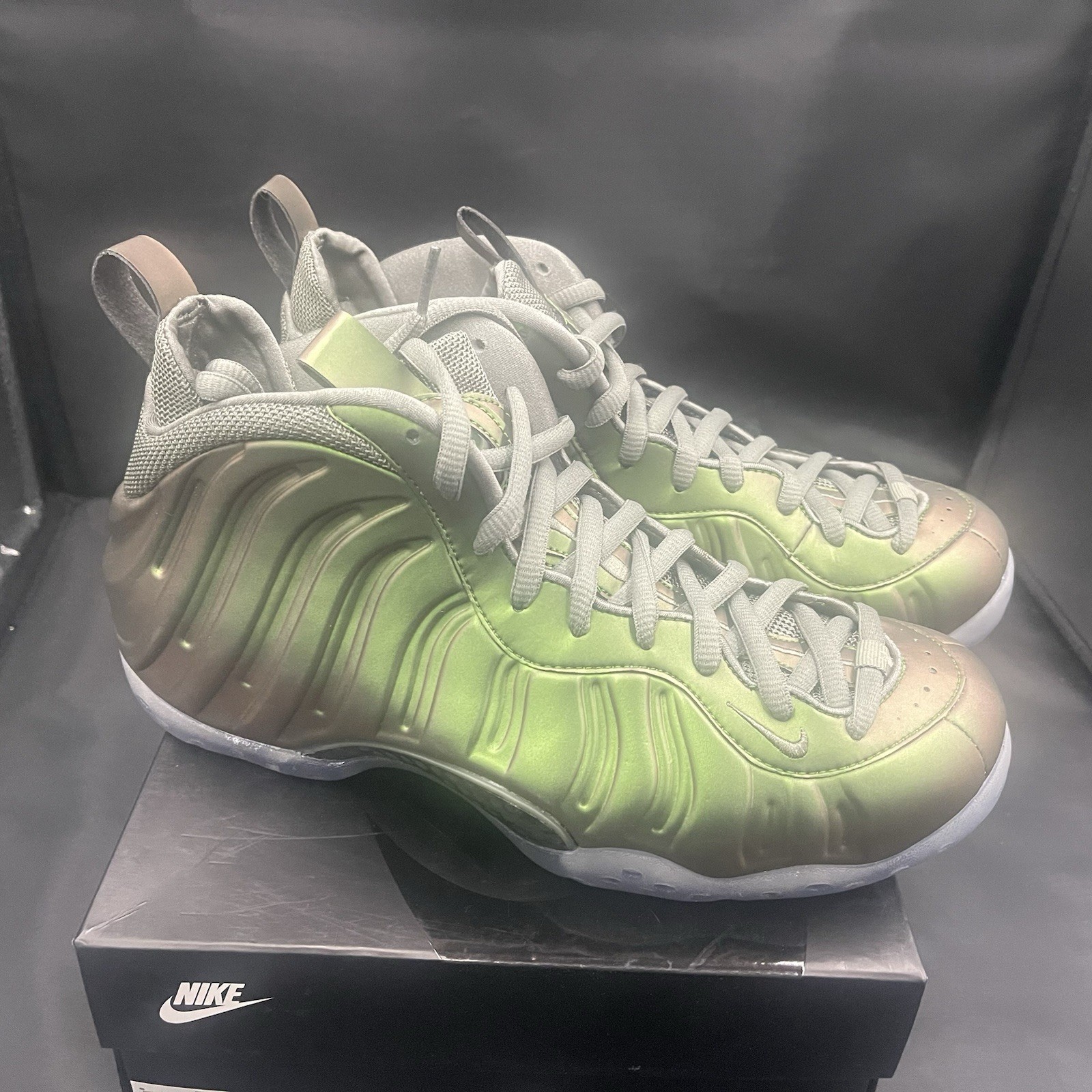 Nike Air Foamposite One Iridescent Dark Stucco-Blk Size 10.5 Women 10.5 / Men 9