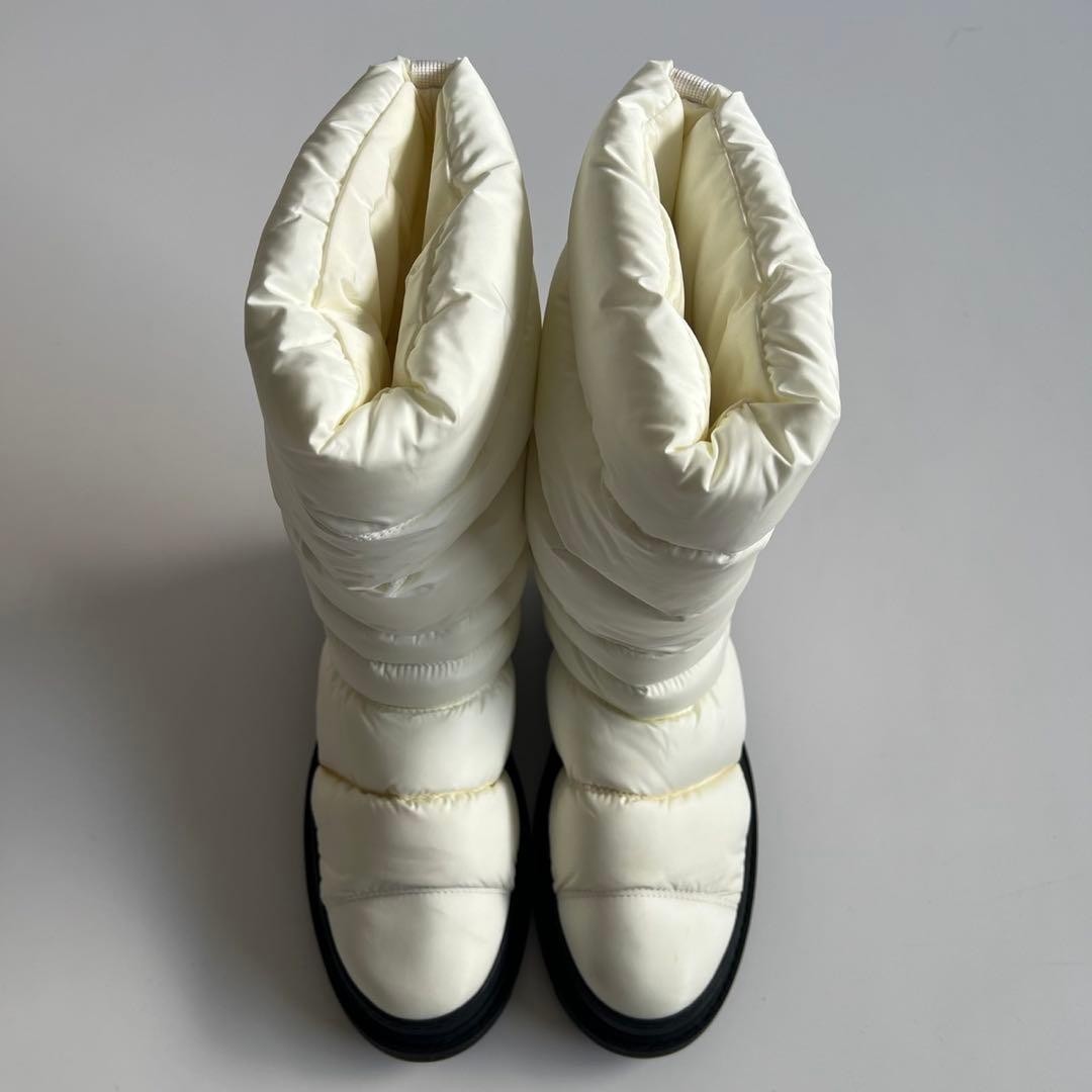 CHANEL Cocomark Embroidered Logo Quilted Down Snow Boots