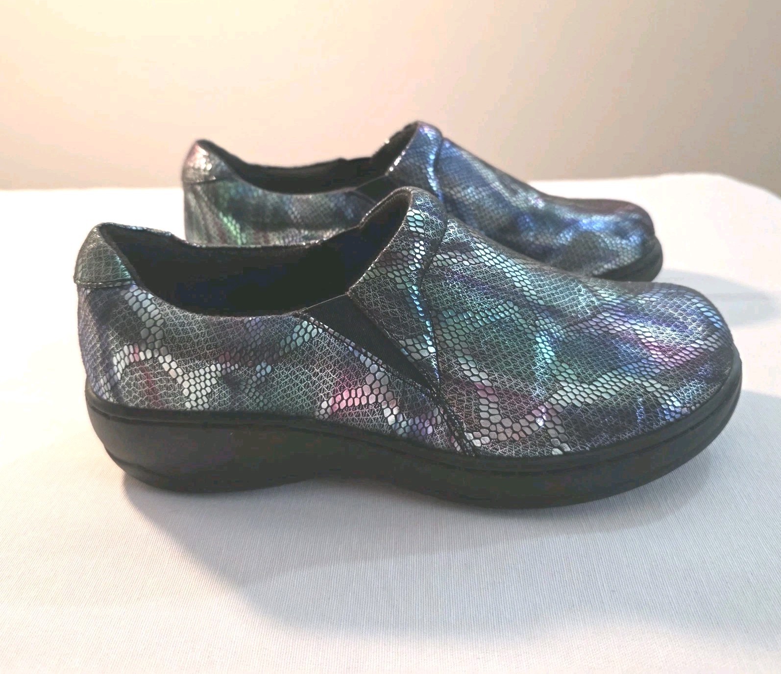 Spring Step Womens Clogs Size 8 M Winfrey Aura Iridescent Printed Leather Upper