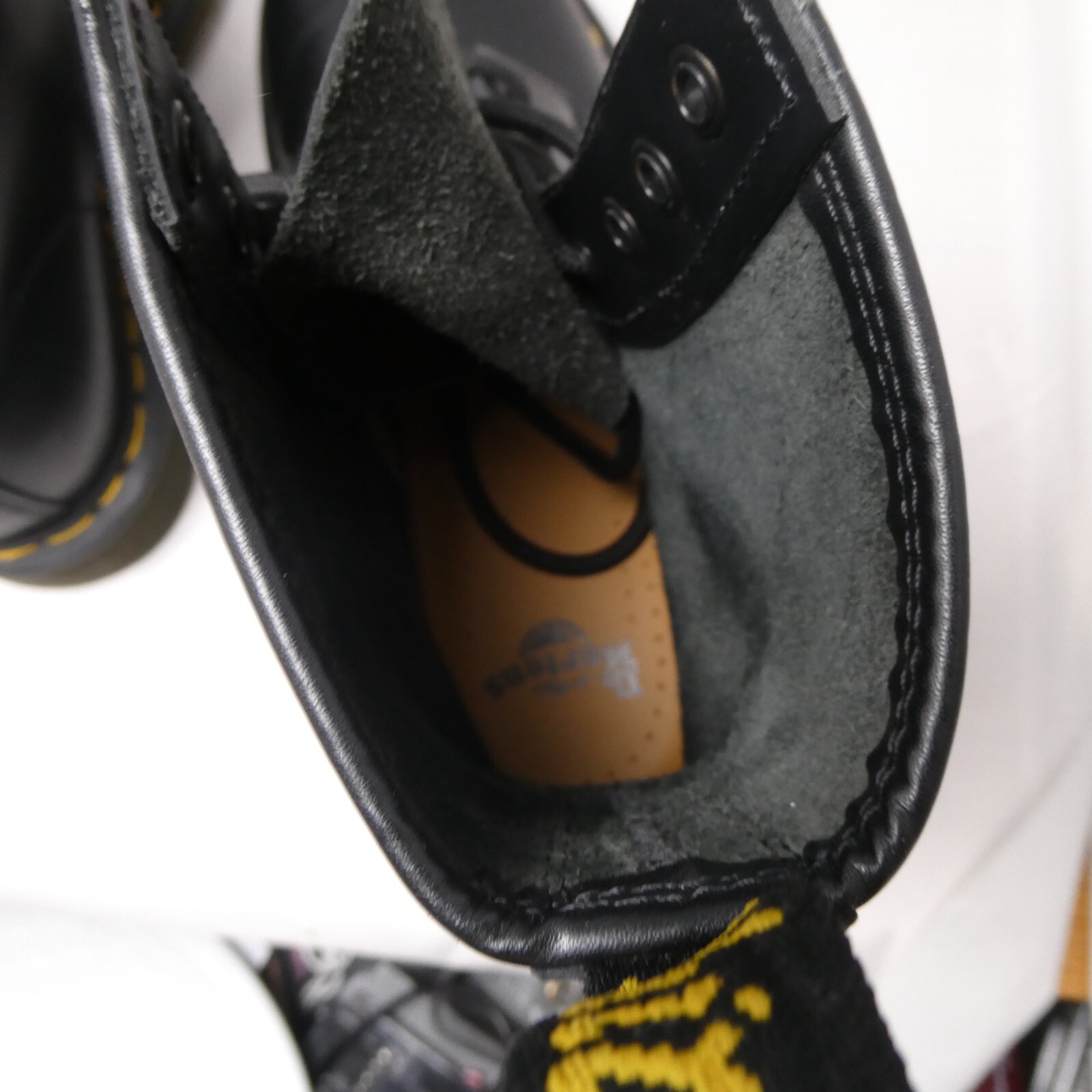 Dr. Martens 1460 Women’s Original Smooth Leather Lace Up Boots – Black, Size 6
