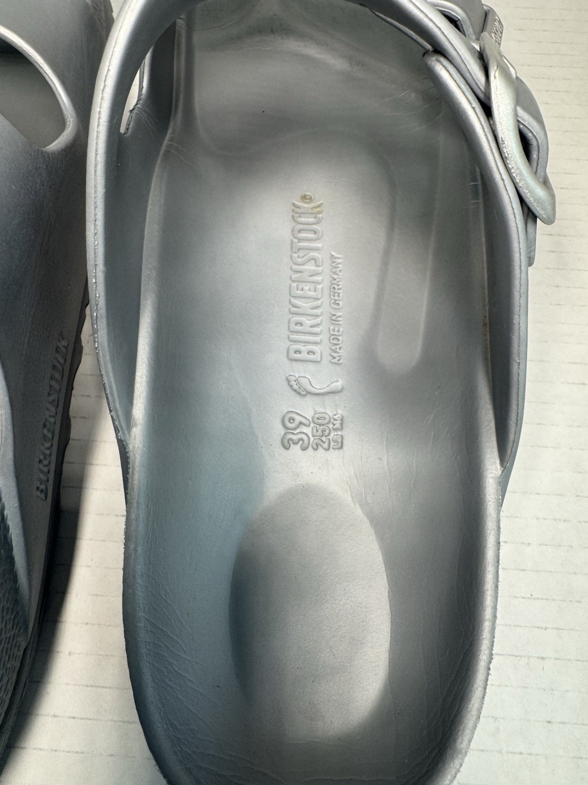 Women’s Size 8 Birkenstock 39 Arizona EVA Foam Sandals Gray Silver