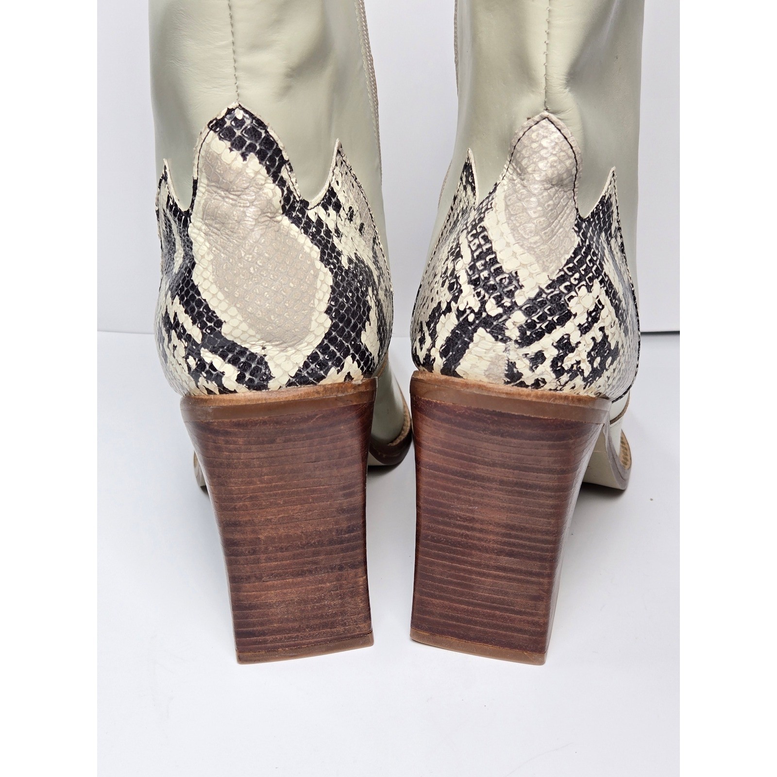 Women’s Durango Off-White Leather Snakeskin Square Toe Block Heel Boots Western