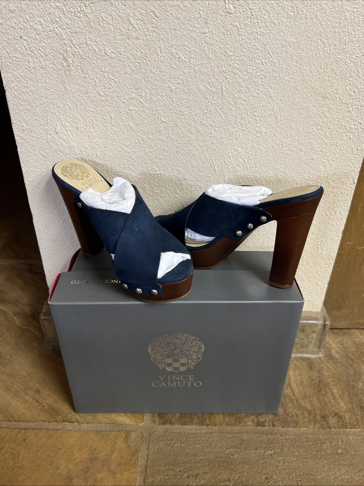Vince Camuto