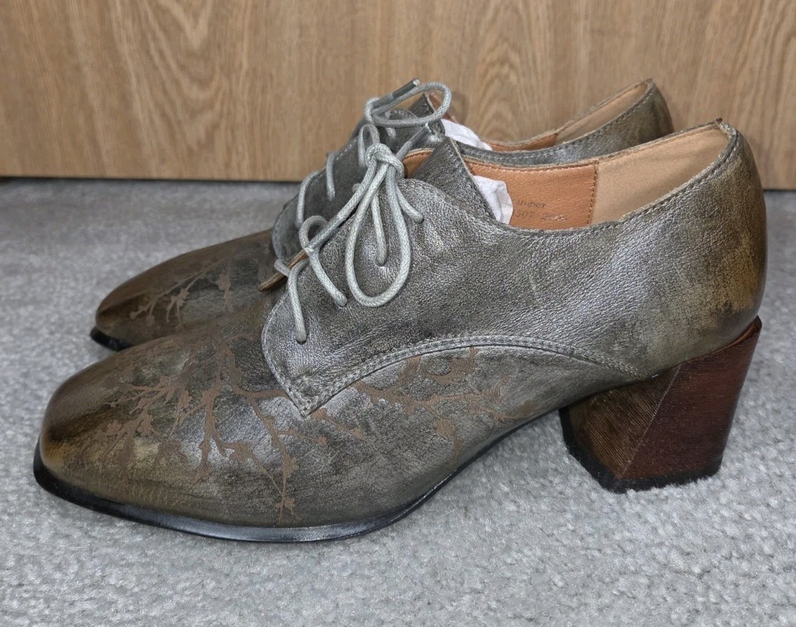 Women’s L’Artiste by Spring Step Leather Heeled Oxfords 42 M Nice!