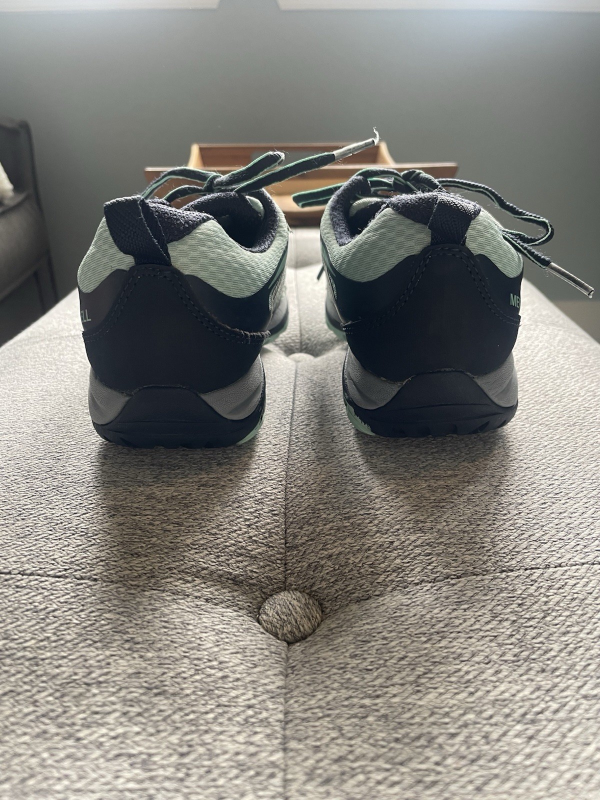 Merrill Women’s Mint Green And Navy Blue Water Resistant Sneakers Size 5.5