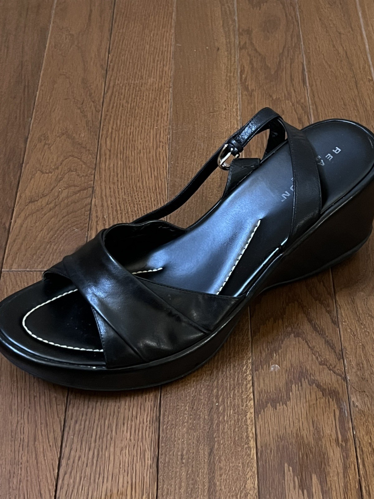 Rare Womens Kenneth Cole Black Leather Wedge Heel