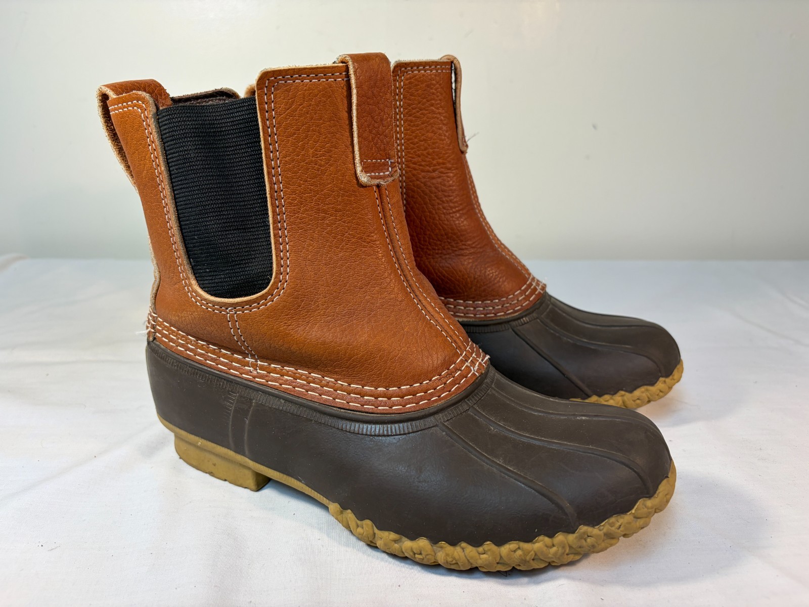 L.L. Bean Chelsea Duck Boots Women’s Brown Leather Waterproof Pull On – US 8