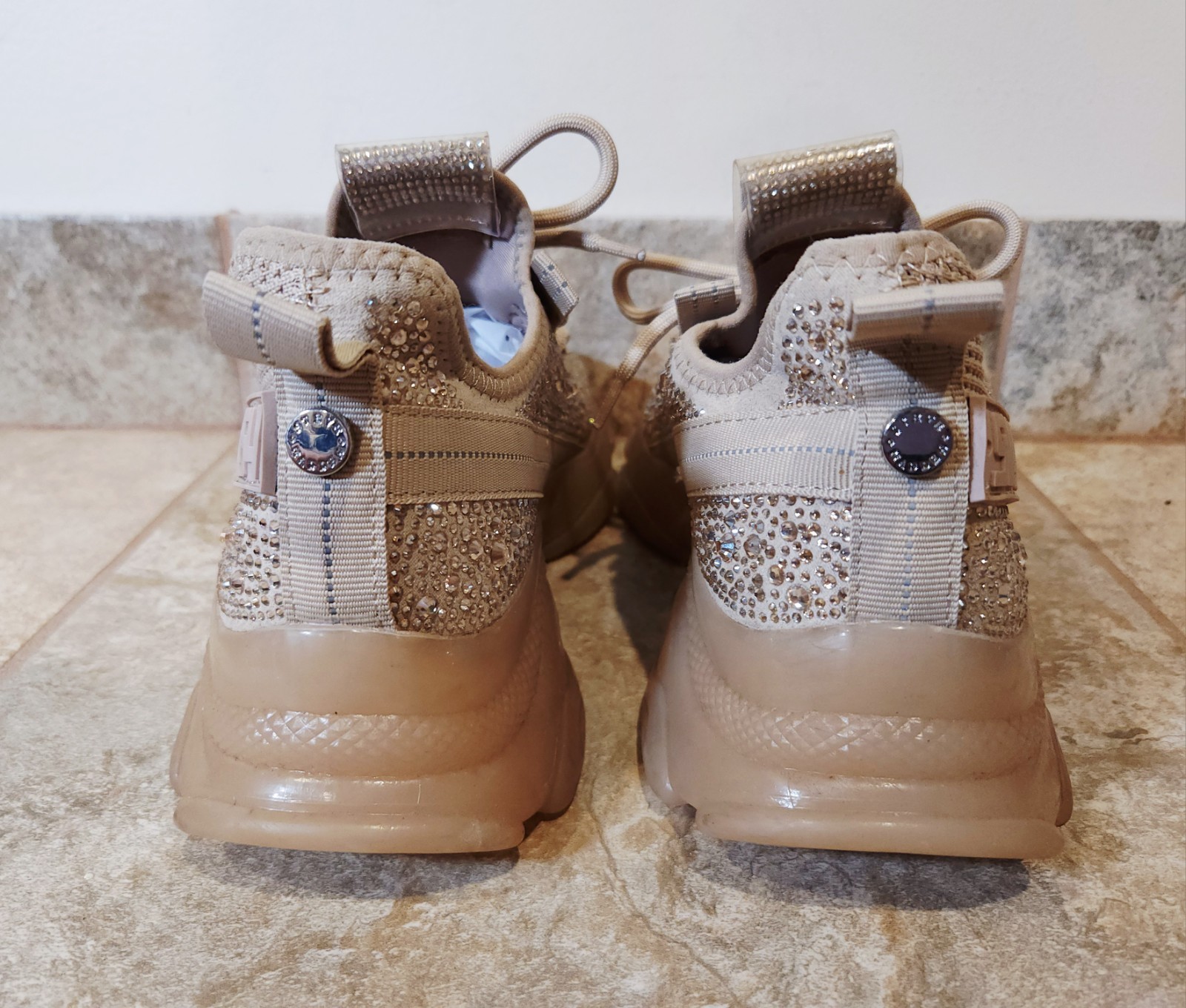 Steve Madden | Women’s 8.5 M Maxima Beige Rhinestone Crytal Lace-Up Sneakers EUC
