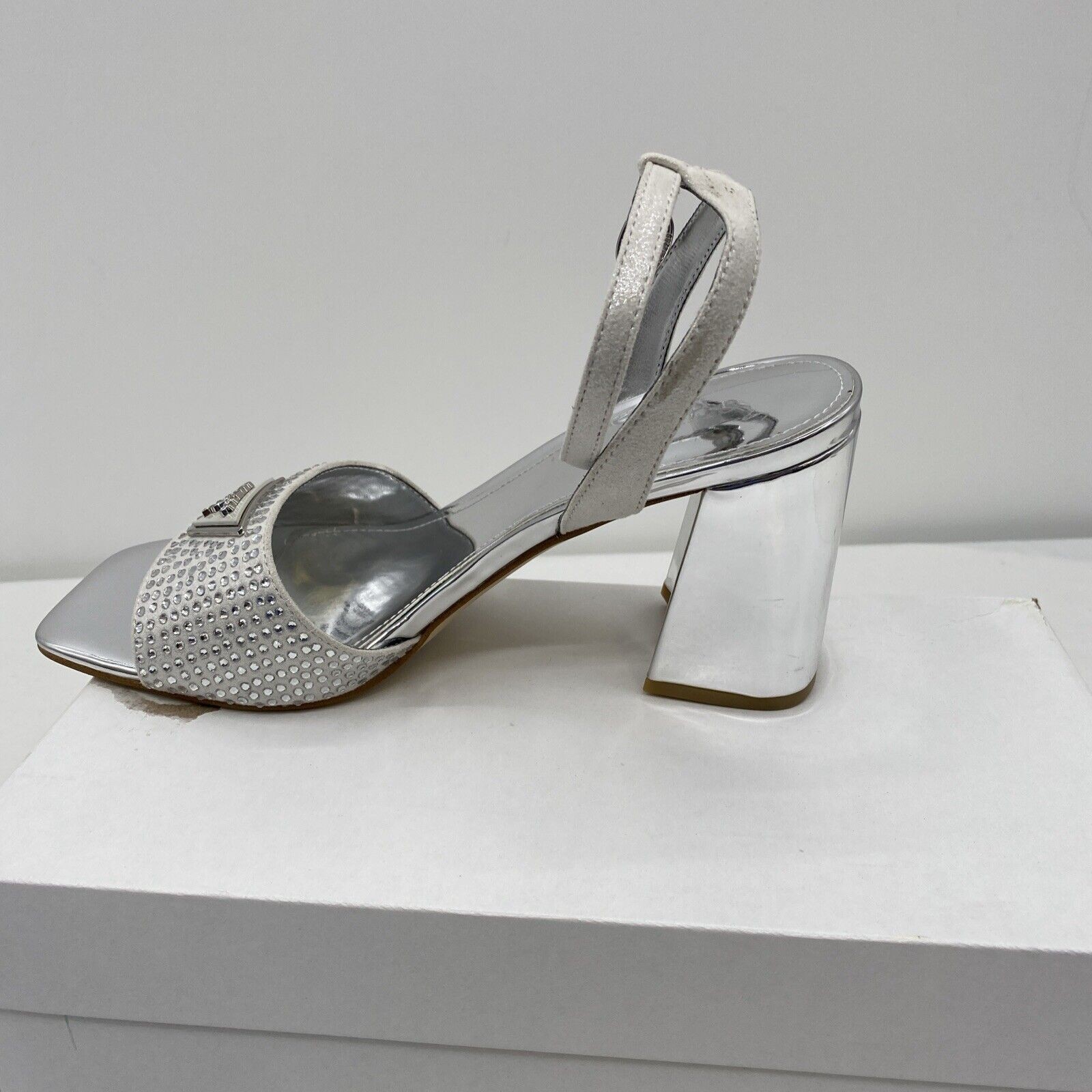 Guess Womens Gelya Silver Ankle Strap Dressy Heels 6 Medium (B,M)