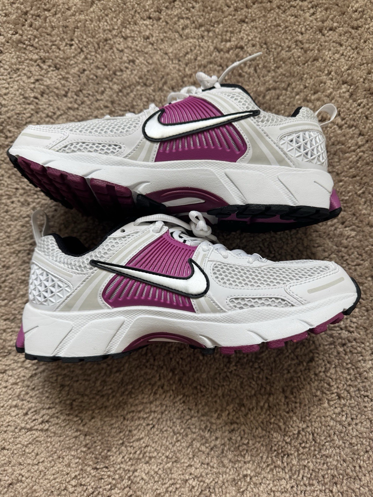 NEW Nike Vomero 5 Women’s 7.5 Youth 6 Pink/Black/Silver Sneaker HF6998-102 Sport