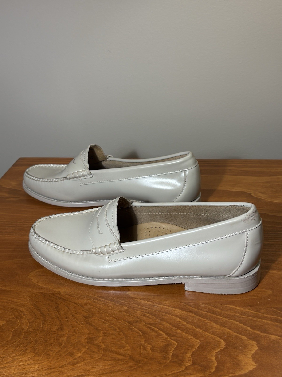 GH Bass Weejuns Whitney Womens 9M Beige Patent Penny Loafers ALL Leather