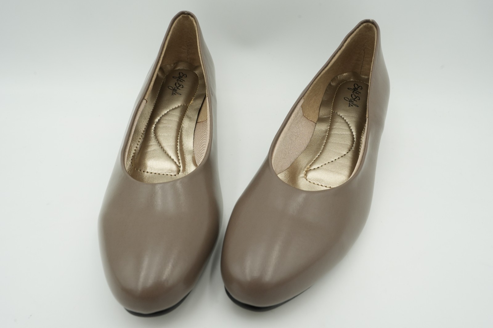 Soft Style Angel II Pumps Putty Smooth Women’s 8.5 narrow NIB