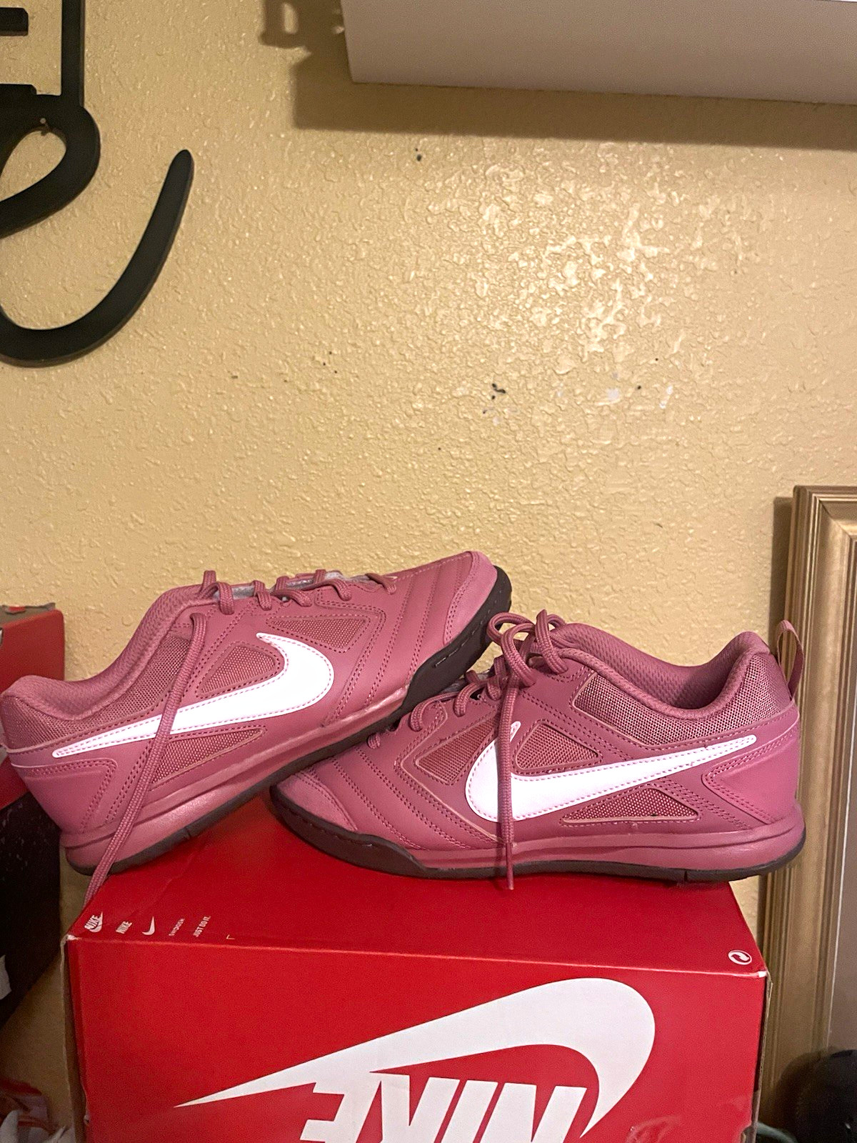 Nike Gato (GS) Pink/White Unisex Kids Synthetic Sneakers US 7Y/9W HV9596-600