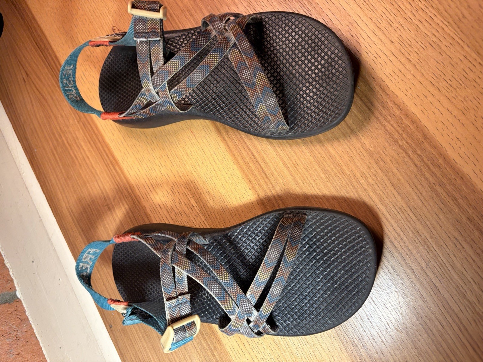 Chaco «Jesus Freak» Z/X2 Classic Sandals Multicolor Women Sz 9 Assembled In USA