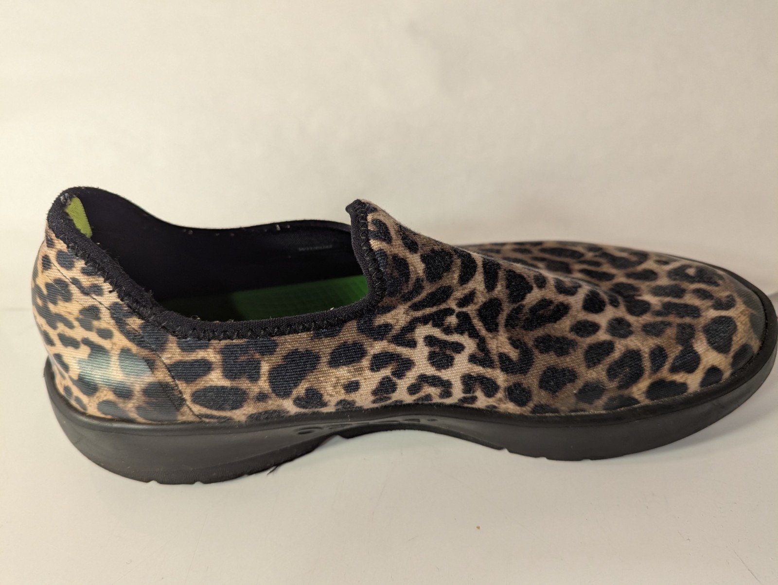 Oofos OOmg Eezee Leopard Print Womens Size 11 Black White Casual Slip On Shoes